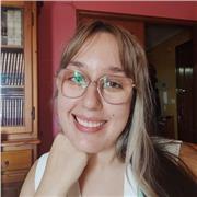 Profesora con seis años de experiencia, titulada en Historia y Humanidades y especializada en Historia del Arte
